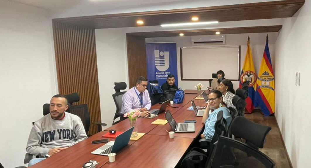Profes Unicamacho fortalecen competencia profesoral en uso de herramientas IA