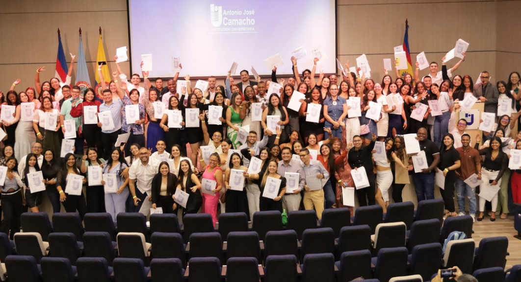 Ceremonia de clausura de diplomados de la Facultad de Ciencias Empresariales