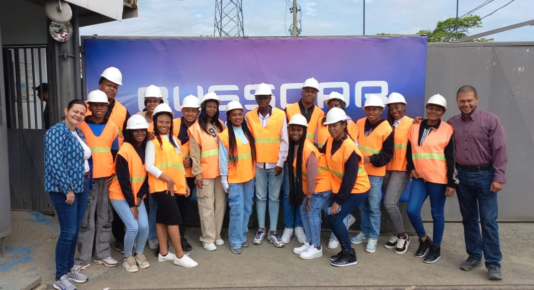 Estudiantes de la Institución Universitaria Antonio Jose Camacho participan en salida pedagógica a Pereira